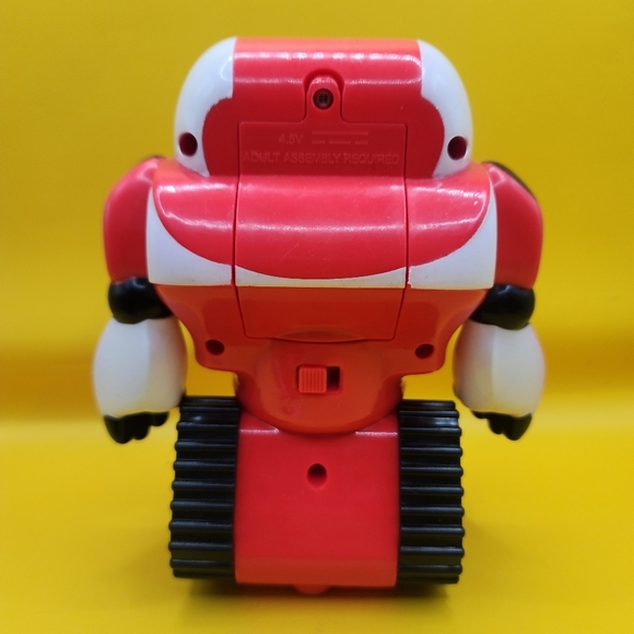 SPYBOTS Cybernetic Security Robots T.R.I.P. LED Tripwire Alarm Robot - Red - Picture 3 of 4